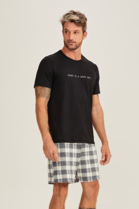 Pijama Masculino Preto com Short Xadrez